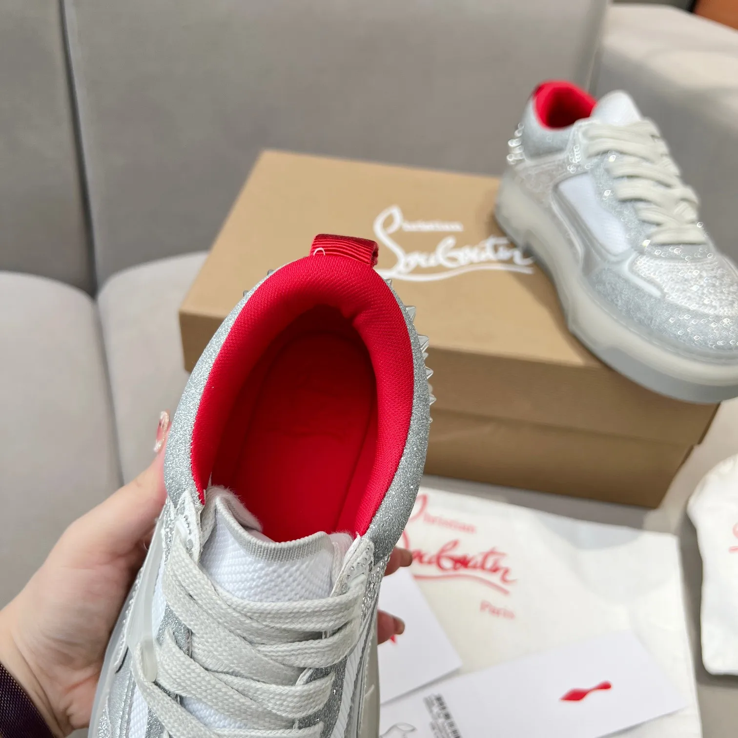 Men's shoes 💰760 🌹🌹🌹̋ Wang Junkai Yang Mi Xu Kai Zhang Jingyi Ding Chengxin Chen Muchi Wang Ziyi Same style Christian Louboutin 2024 [New product] Drill surface ASTROLOUBI lesbian thick-soled sports shoes red-soled shoes perfectly integrate fashion and sports, The fabrics are made of luxurious calfskin, soft suede, smooth satin and laminated leather, and the back is decorated with classic rivets. The interior is blended with a knitted tongue for added durability, breathability and quick-drying comfort. The outsole is made of a combination of EVA foam and imported rubber, and the colorful CL iconic letters on the side of the outsole show the brand's unique style. It is a ceiling-level comfortable skate shoe! ! ! Multiple colors available, currently women’s sizes 35-39 (40 custom made)